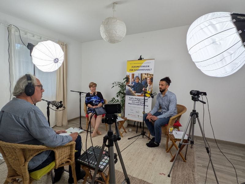 Radiobegegnung mit Dana Ritzmann & Ali Al-Shiblawi im Projekt Zukunftsmusik für Zusammenhalt von SIK e.V.